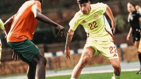 哈蘭德與姆巴佩新世紀對決：誰將獲得金球榮譽？