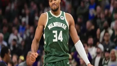 揭秘韩篮甲流量密码：新世代对决，篮球战场上的宙斯盾对决风暴