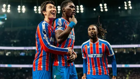 《曼联新动态：芒特去留引热议，库尼亚加盟或加剧中场压力？》